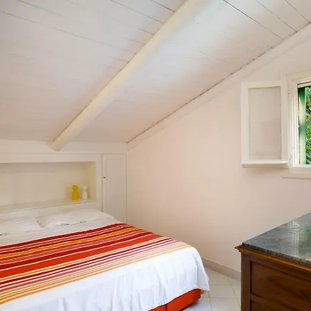 Sleeps 10 Pool Air Con Wifi
